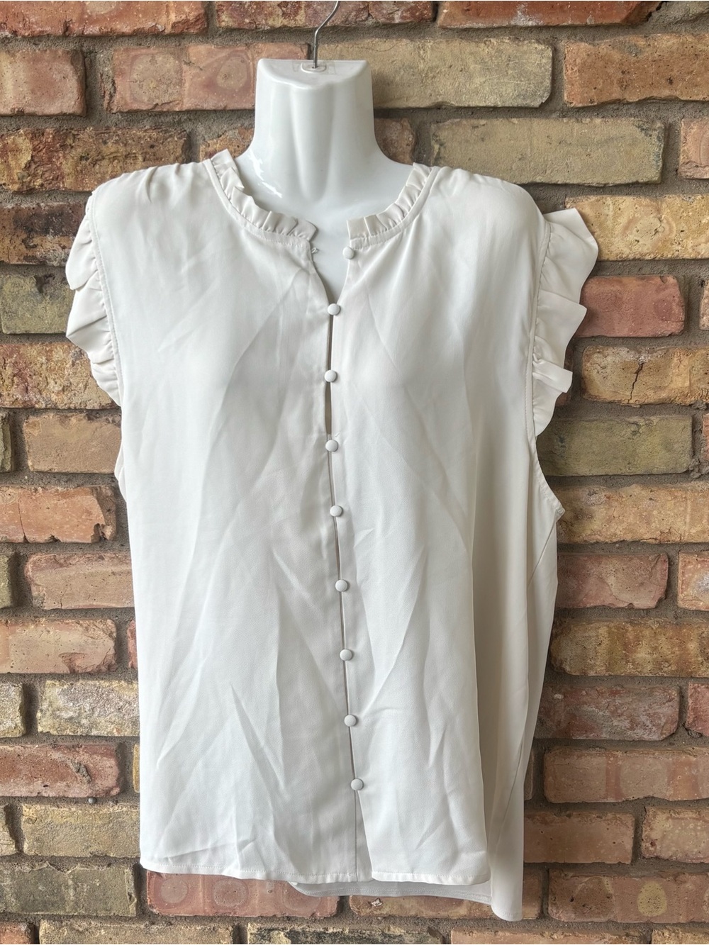 Women’s Size XXL Ann Taylor Cream Ruffle-Trim Button Front Blouse